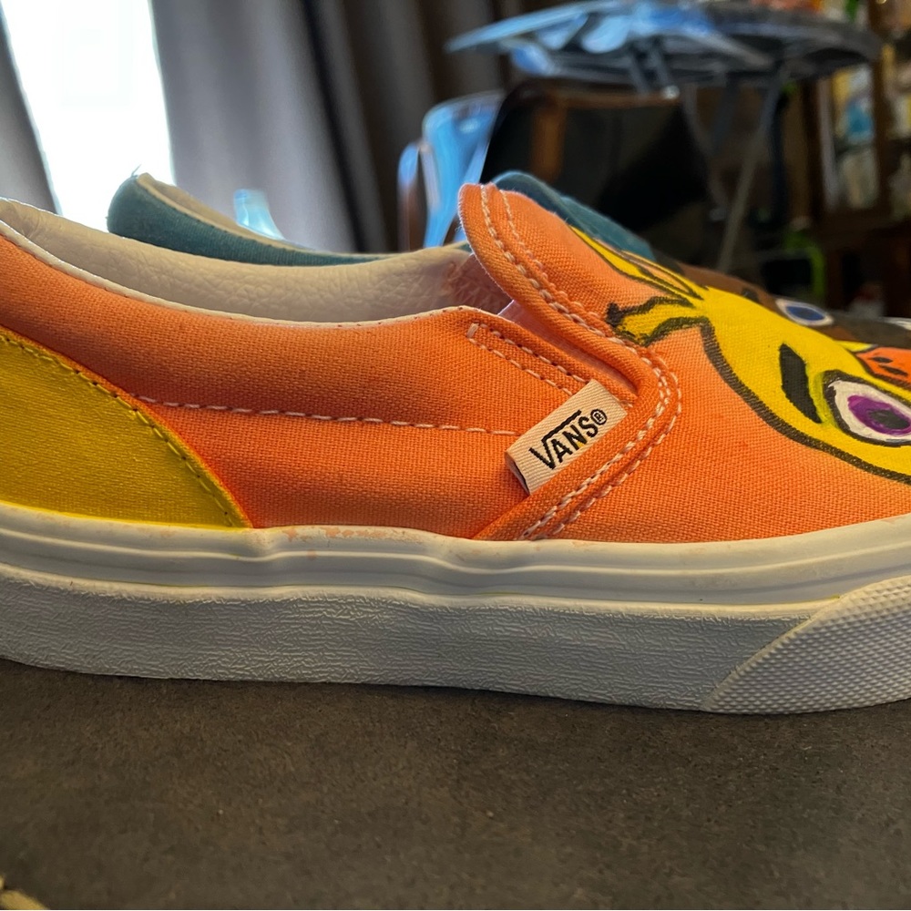 MTM Five Nights at Freddys Vans boys size 1